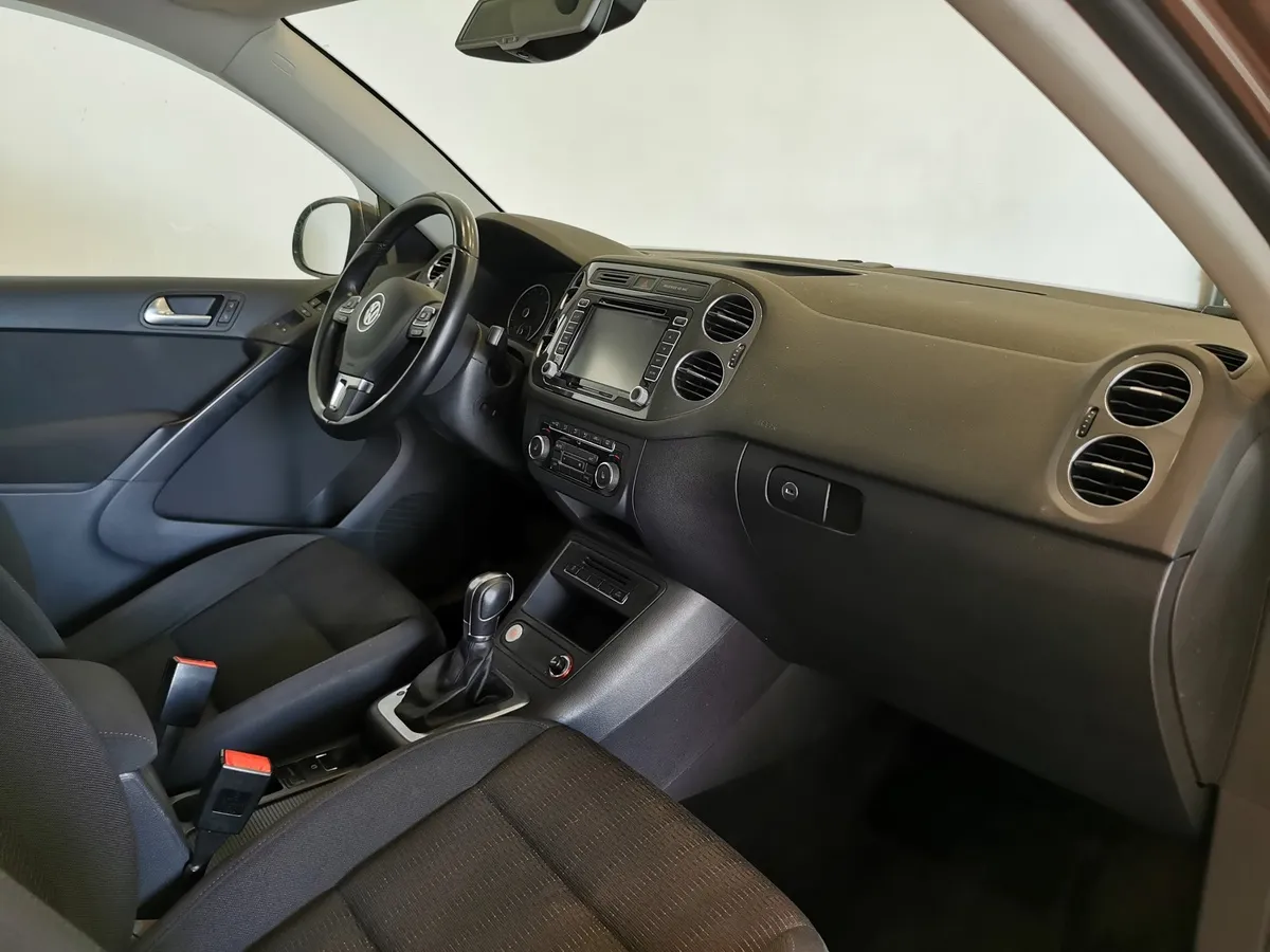 Volkswagen Tiguan 2.0 TDI 4Motion AT (140 л.с.) Track & Field Коричневый в АВИЛОН. Слайд №12