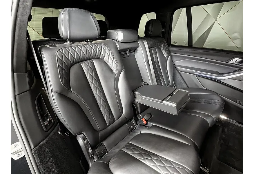 LIVE. Слайд №9