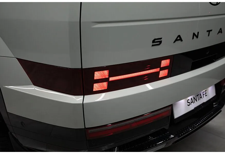 Hyundai Santa Fe 2.0 AT 4WD 7 seats (247 л.с.) Connoisseur Ultra Белый в АВИЛОН. Слайд №17