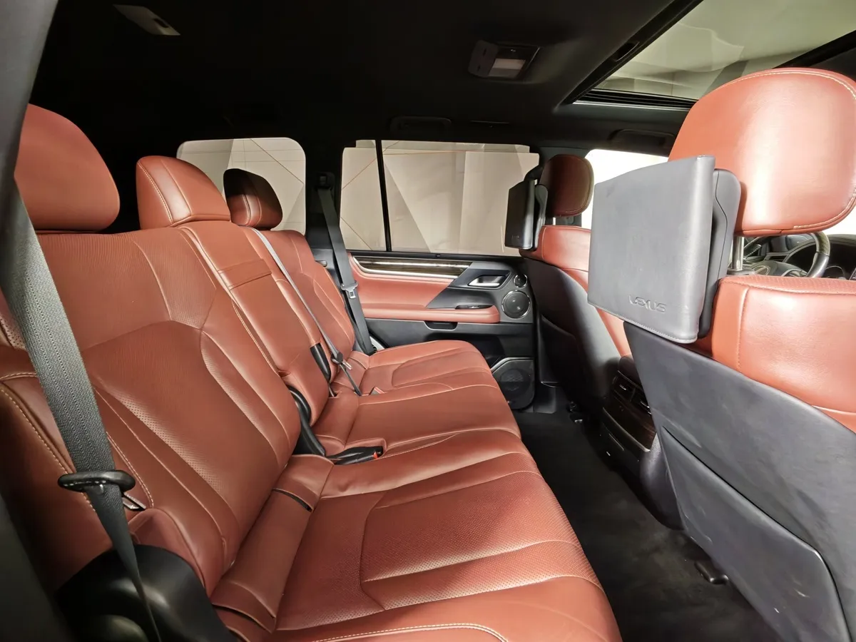 Lexus LX 570 AT (367 л.с.) Черный в АВИЛОН. Слайд №16