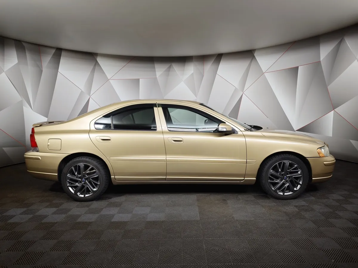 Volvo S60 2.4 AT (170 л.с.) Коричневый в АВИЛОН. Слайд №6
