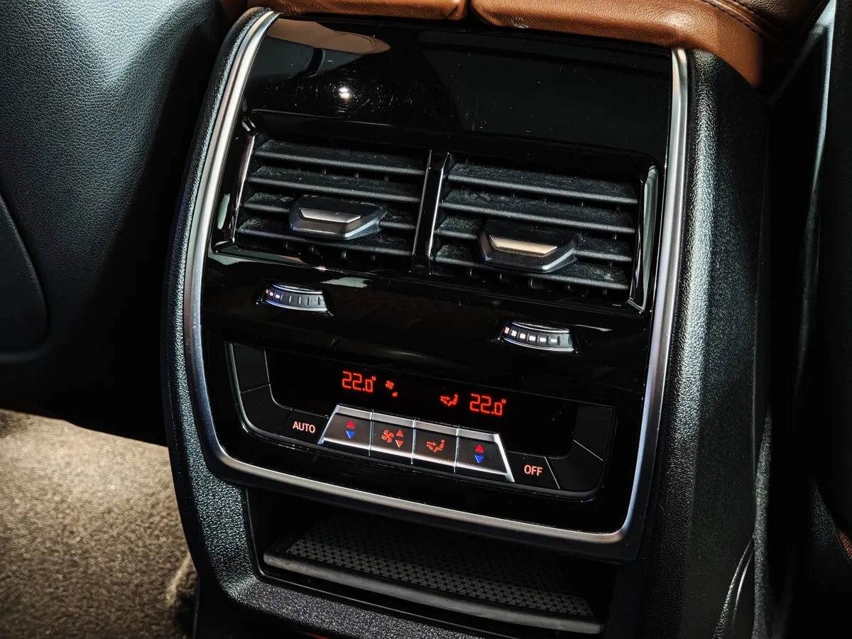 BMW X7 xDrive40i Steptronic (340 л.с.) в АВИЛОН. Слайд №24