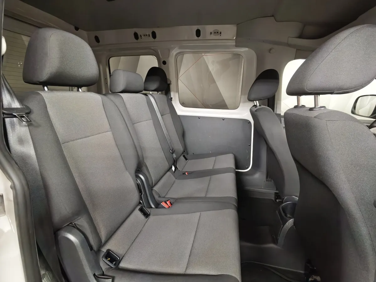 Volkswagen Caddy 1.6 TDI DSG (102 л.с.) Comfortline (5 мест) Белый в АВИЛОН. Слайд №15