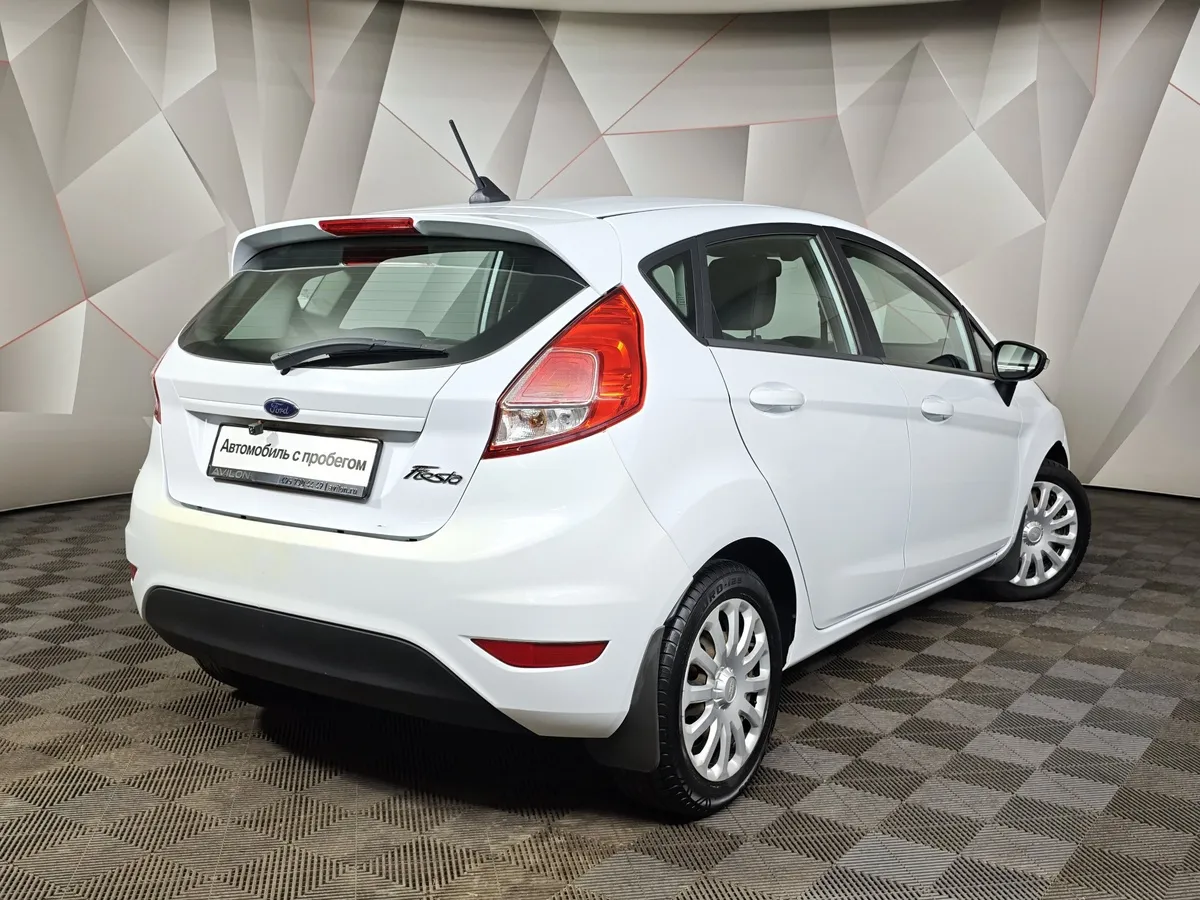 Ford Fiesta 1.6 Ti-VCT PowerShift (105 л.с.) Trend Белый в АВИЛОН. Слайд №2