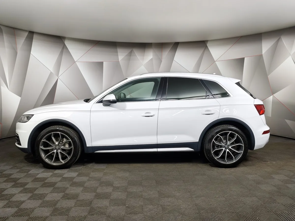 Audi Q5 L 40 TFSI S tronic quattro (249 л.с.) Белый в АВИЛОН. Слайд №5