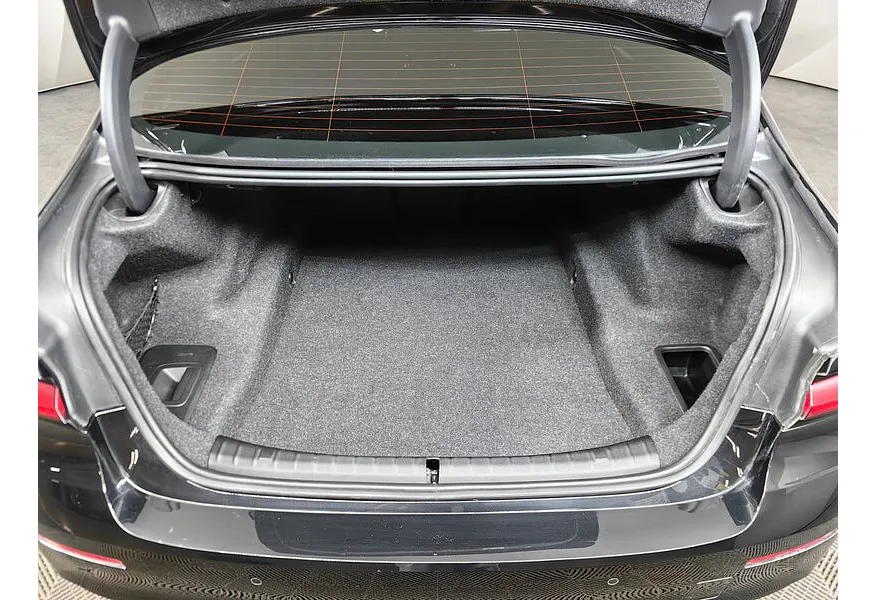 BMW 5 серия 520i Steptronic (184 л.с.) Base (Локальная сборка) Черный в АВИЛОН. Слайд №9