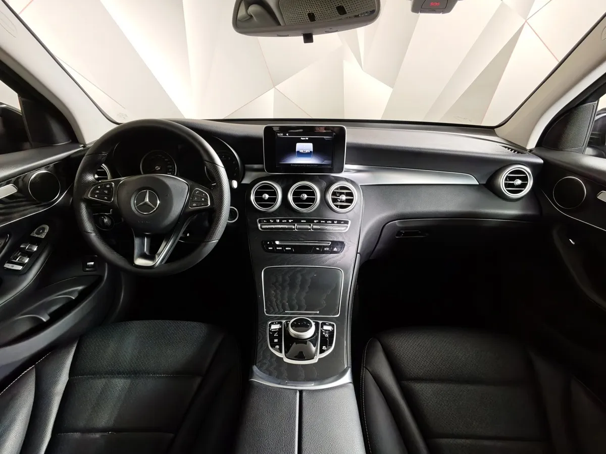 Mercedes-Benz GLC 250 9G-TRONIC 4MATIC (211 л.с.) Premium Черный в АВИЛОН. Слайд №14