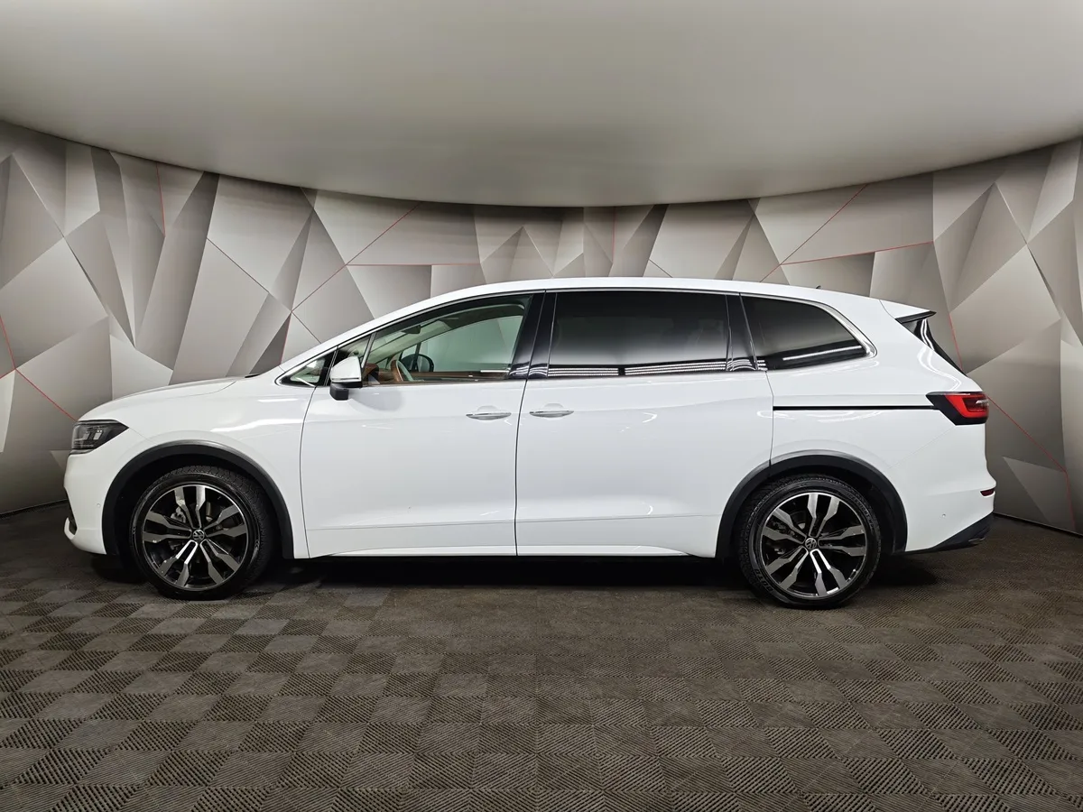 Volkswagen Viloran 380 TSI 2.0 AMT (220 л.с.) Premium Edition Белый в АВИЛОН. Слайд №5