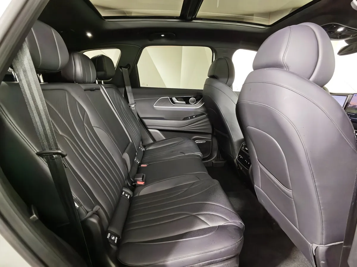 Chery Tiggo 9 2.0 AT 4WD (249 л.с.) Ultra Белый в АВИЛОН. Слайд №15