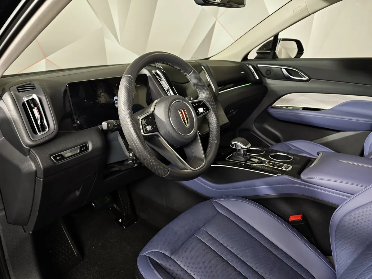 Hongqi HS3 2.0T 8AT 4WD (245 л.с.) Делюкс Черный в АВИЛОН. Слайд №19