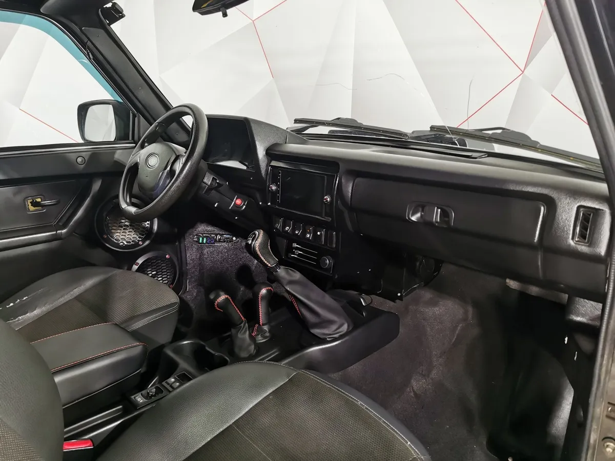 ВАЗ (Lada) 4x4 1.7 MT 8 кл. (Евро-4) (83 л.с.) Черный в АВИЛОН. Слайд №12
