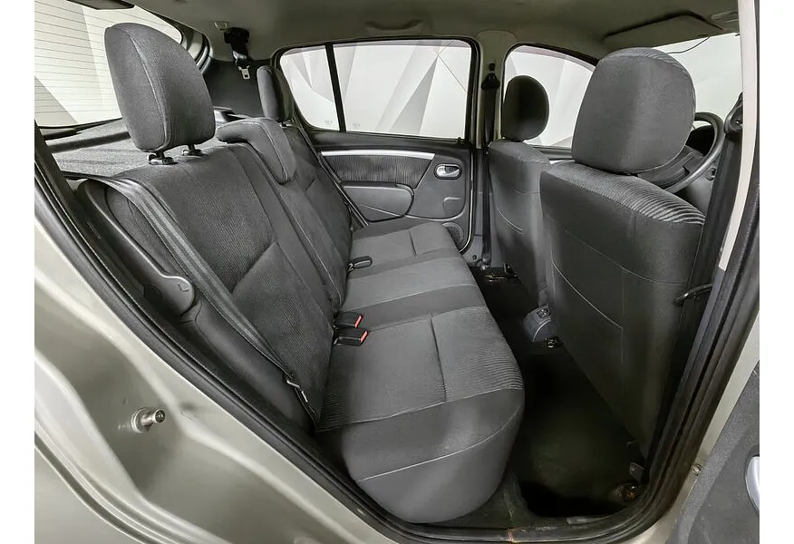 Renault Sandero 1.6 MT (102 л.с.) Бежевый в АВИЛОН. Слайд №15