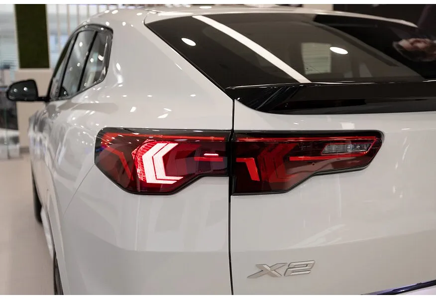 BMW X2 20i xDrive AT (192 л.с.) Серый в АВИЛОН. Слайд №21