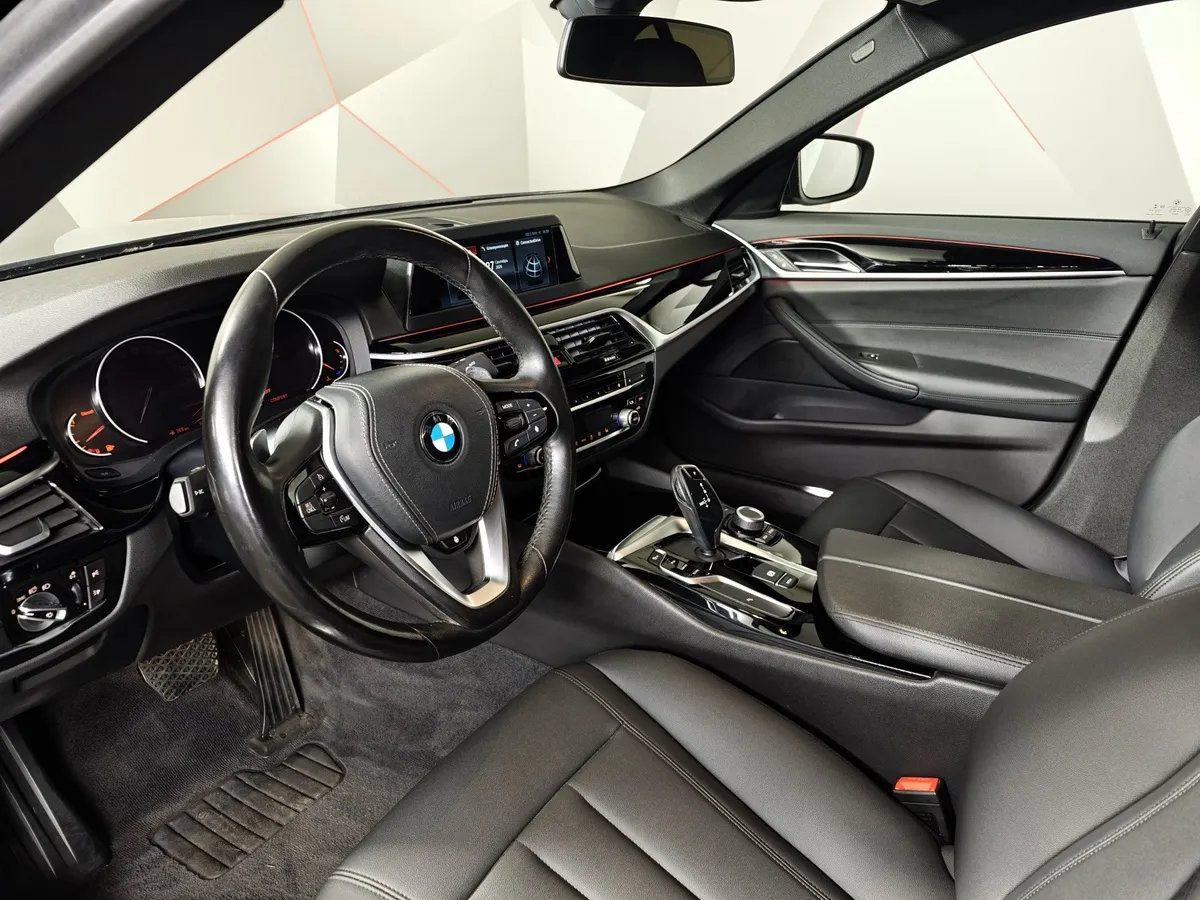 BMW 5 серия 520d xDrive Steptronic (190 л.с.) Черный в АВИЛОН. Слайд №12