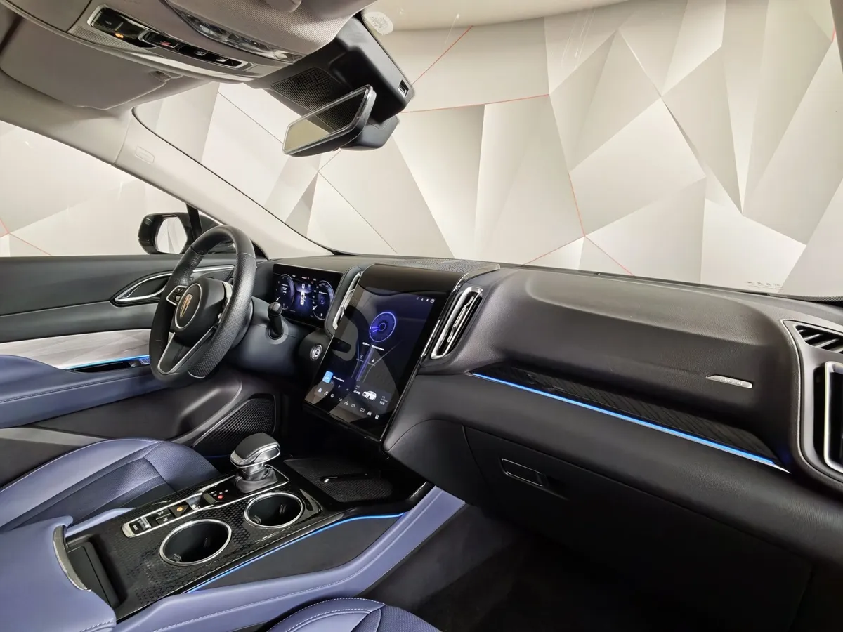 Hongqi HS3 2.0T 8AT 4WD (245 л.с.) Делюкс Серый в АВИЛОН. Слайд №13