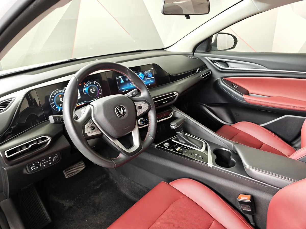Changan Eado Plus 1.4 TGDI 7DSG 2WD (150 л.с.) DLX Белый в АВИЛОН. Слайд №18