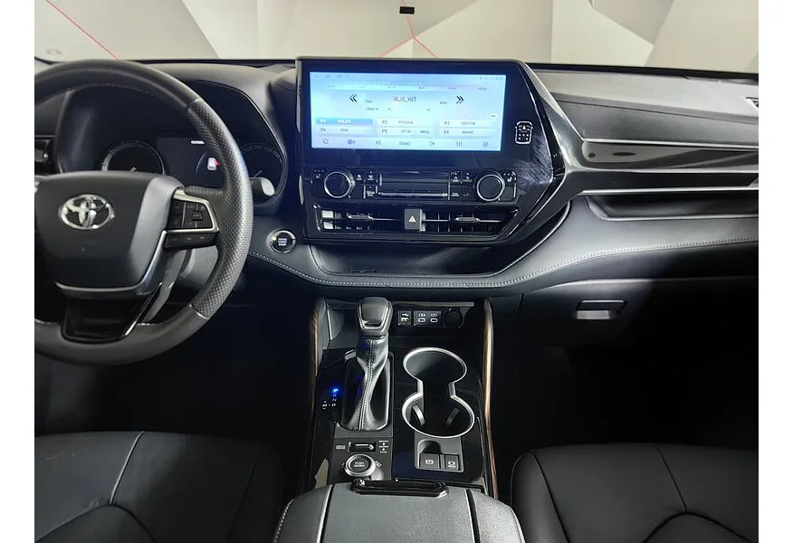 Toyota Highlander 2.0T AT 4WD (248 л.с.) 7 мест Престиж Черный в АВИЛОН. Слайд №15