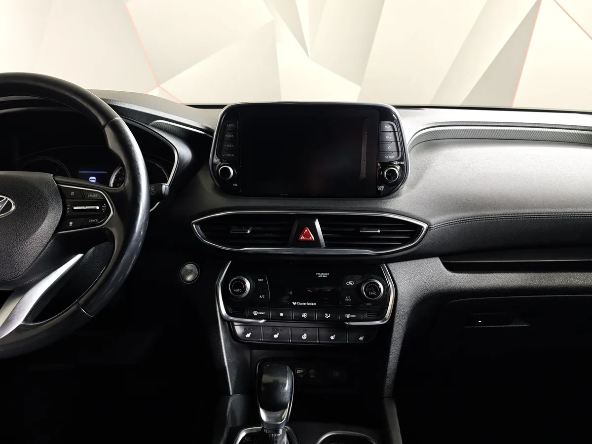 Hyundai Santa Fe 2.2 (200 л.с.) CRDi - 8AT High-tech Серый в АВИЛОН. Слайд №15