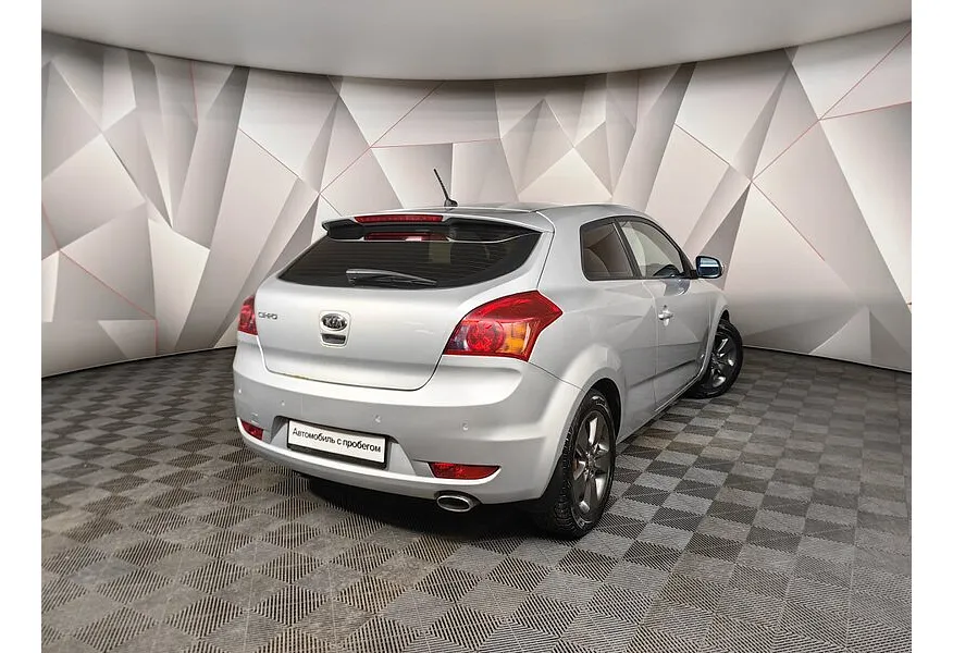 Kia Ceed 1.6 AT (122 л.с.) Серебристый в АВИЛОН. Слайд №2