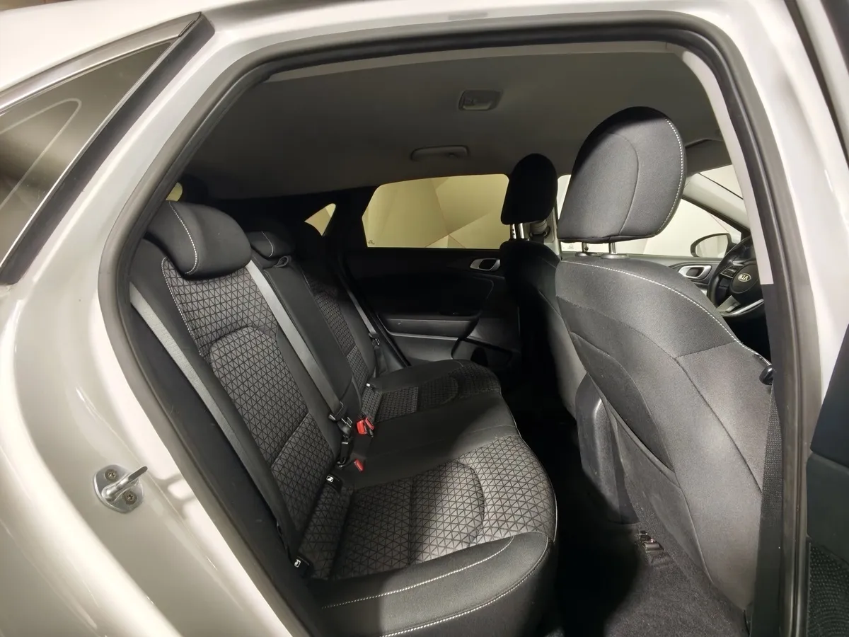 Kia Ceed 1.6 AT (129 л.с.) Classic Белый в АВИЛОН. Слайд №15