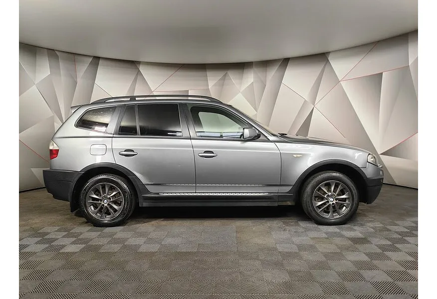 LIVE. Слайд №3