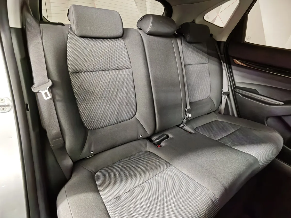Kia Seltos 1.6 MPI AT 4WD (121 л.с.) Luxe Серый в АВИЛОН. Слайд №17