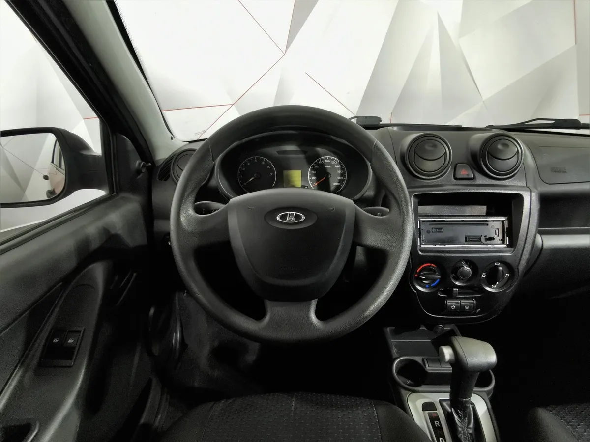 ВАЗ (Lada) Granta 1.6 AT 16кл (98 л.с.) Оранжевый в АВИЛОН. Слайд №19