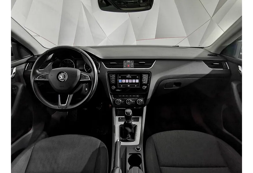 Skoda Octavia 1.8 TSI MT (180 л.с.) Белый в АВИЛОН. Слайд №14