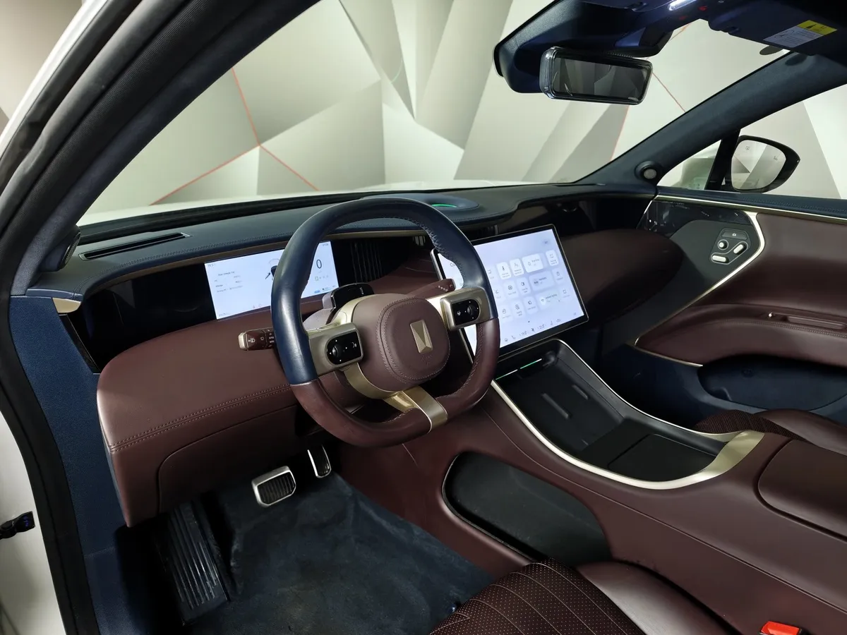 Avatr 11 Long Range Dual Motor AT 4WD (309 л.с.)  Luxury Edition  Белый в АВИЛОН. Слайд №18