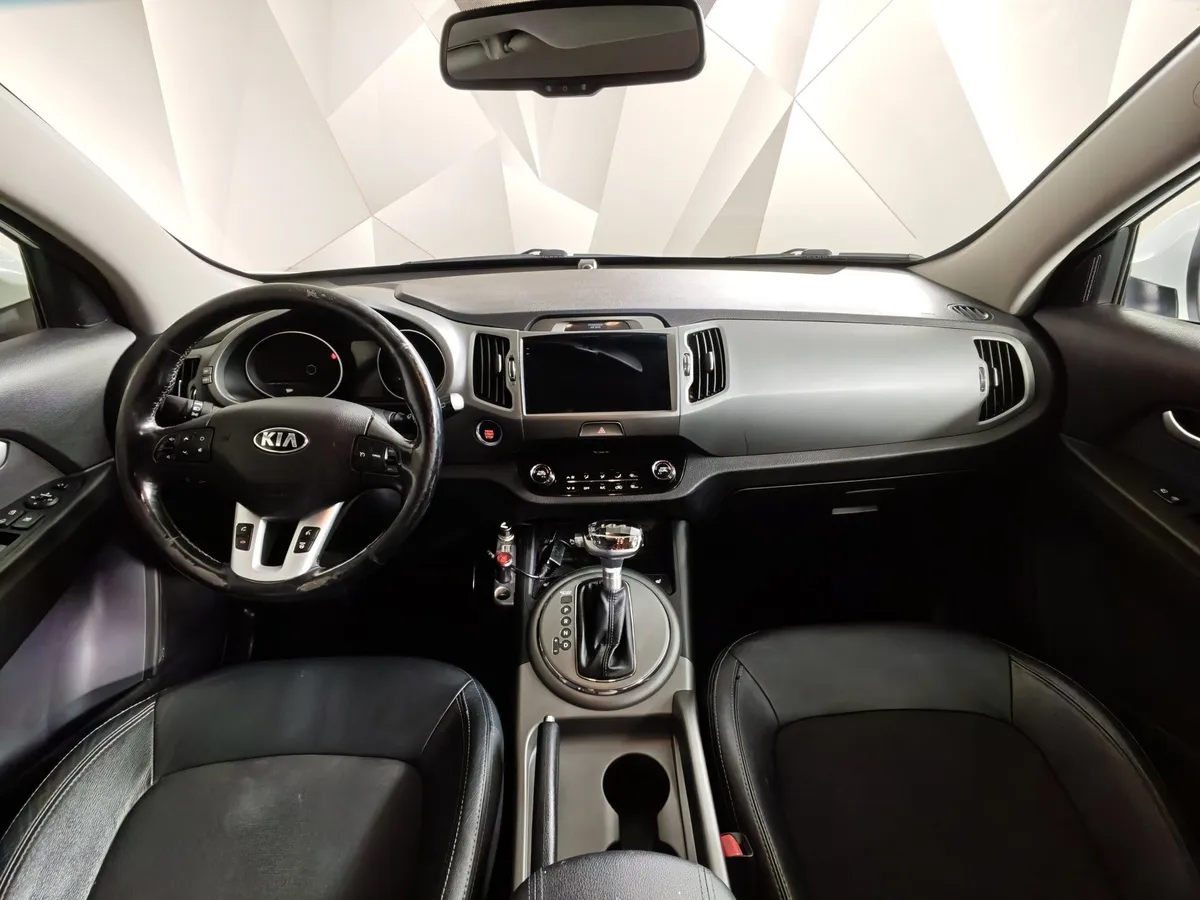 Kia Sportage 2.0 AT 4WD (150 л.с.) Luxe Белый в АВИЛОН. Слайд №14