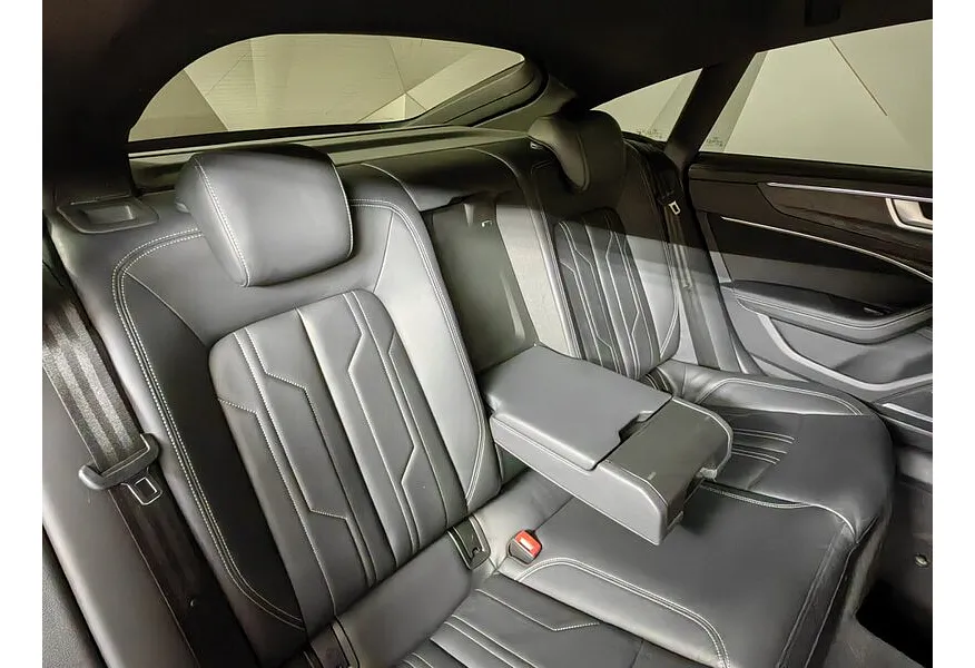 Audi A7 55 TFSI quattro S tronic (340 л.с.) Красный в АВИЛОН. Слайд №17