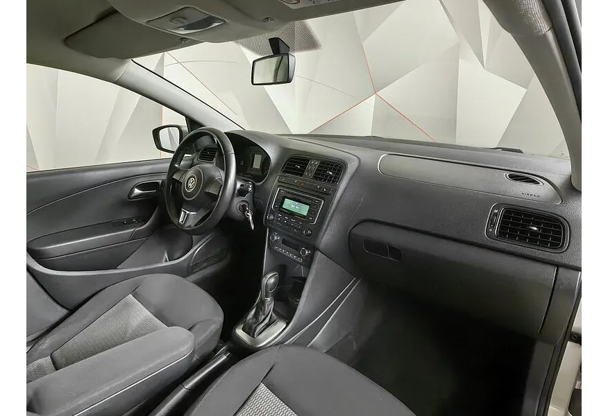 Volkswagen Polo 1.6 Tiptronic (105 л.с.) Comfortline Серебристый в АВИЛОН. Слайд №12