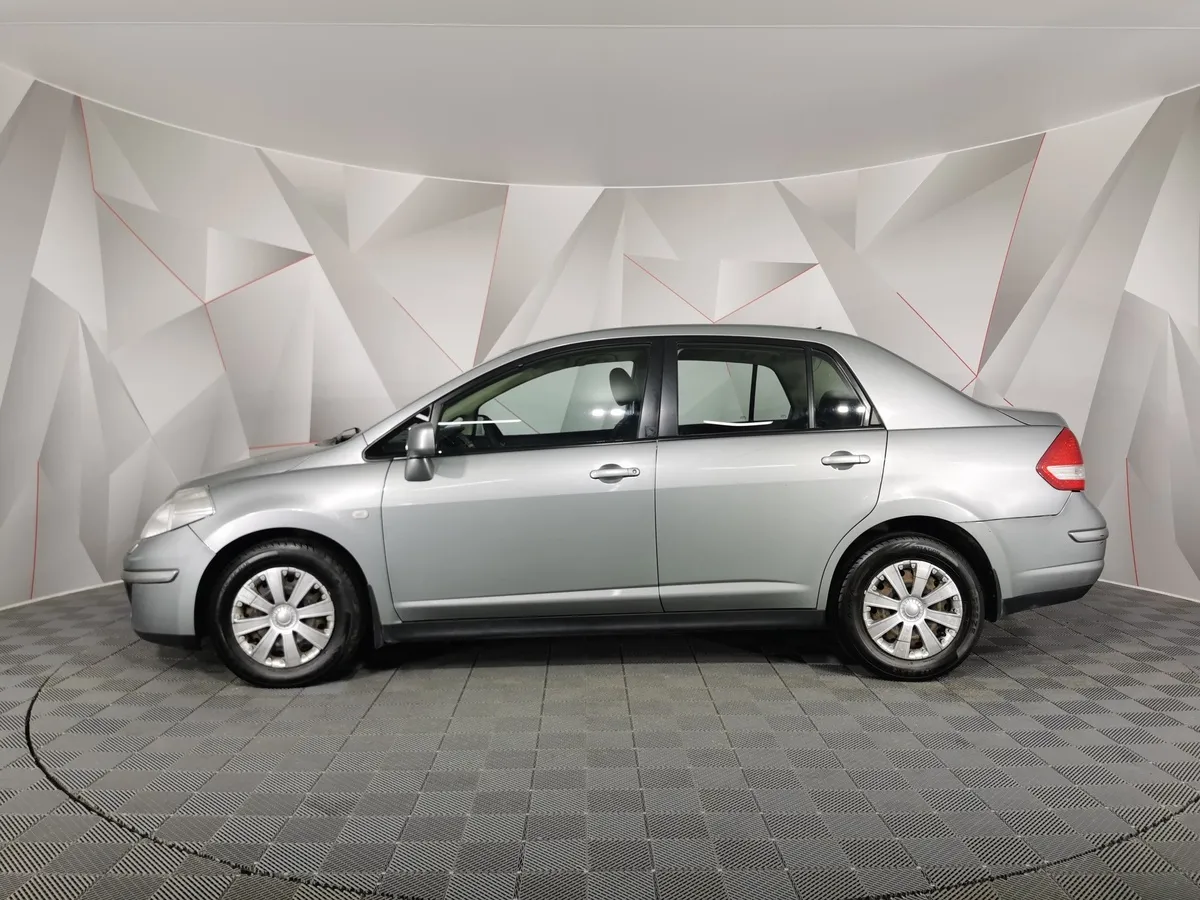 Nissan Tiida 1.6 AT (110 л.с.) Серый в АВИЛОН. Слайд №5