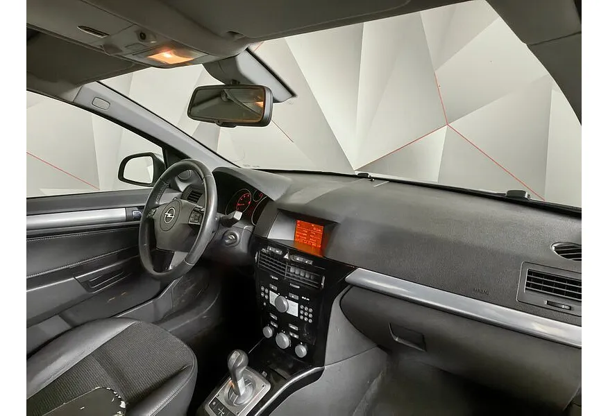 Opel Astra 1.6 AT (115 л.с.) Серебристый в АВИЛОН. Слайд №10