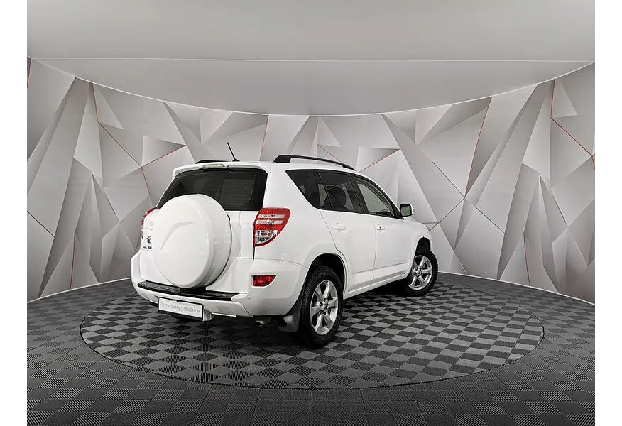 Toyota RAV4 2.0 CVT (148 л.с.) Стандарт Белый в АВИЛОН. Слайд №2