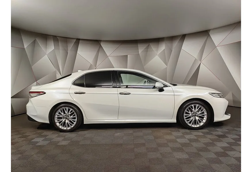 АВИЛОН - Toyota Camry 2.5 AT (181 л.с.) Белый - slide 3