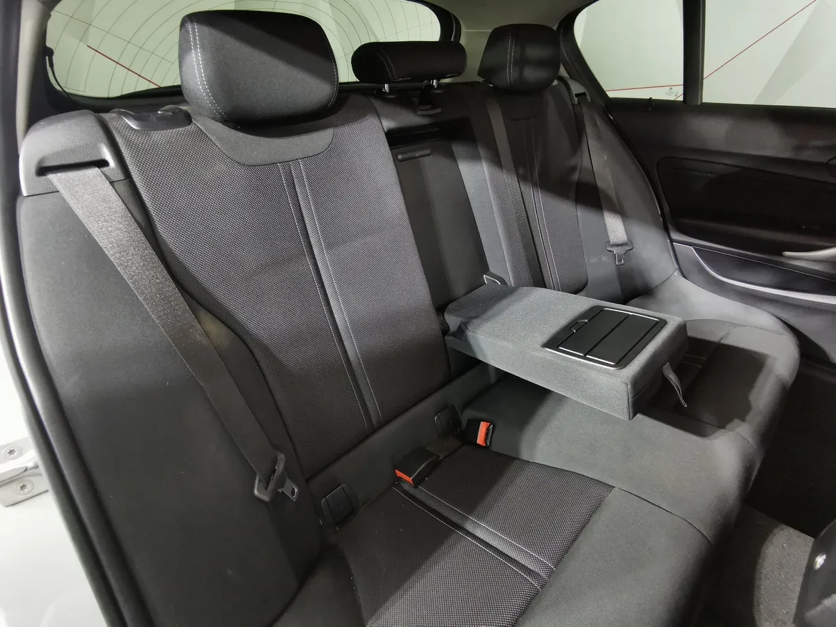 BMW 1 серия 116i AT (136 л.с.) Серебристый в АВИЛОН. Слайд №13