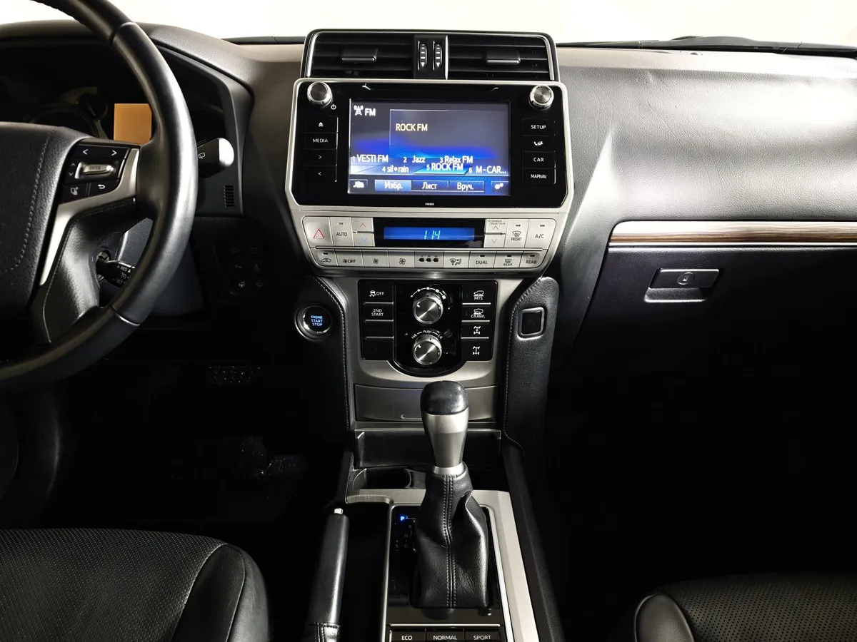Toyota Land Cruiser Prado 2.8 D AT 4WD (5 мест) (177 л.с.) Комфорт Черный в АВИЛОН. Слайд №14