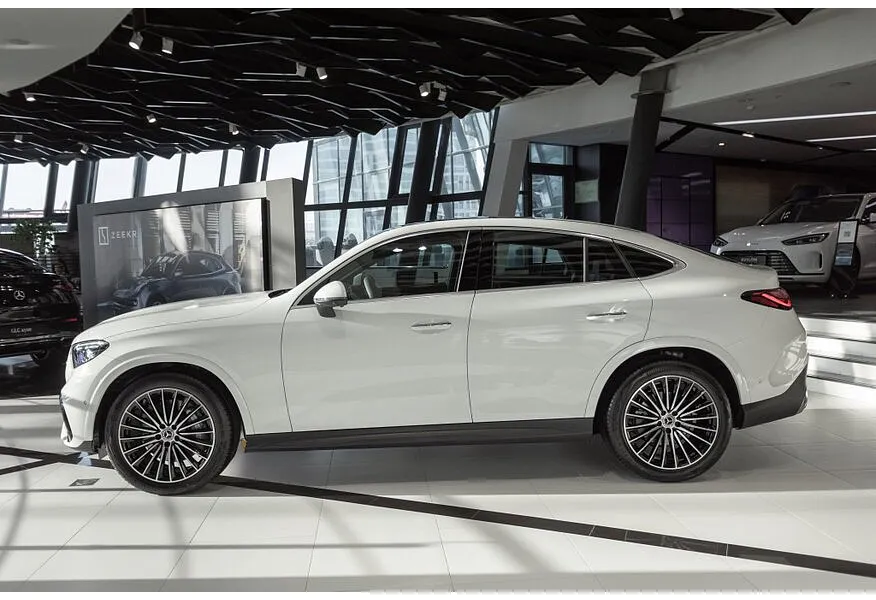 Mercedes-Benz GLC Купе 300 9G-TRONIC 4MATIC (272 л.с.) Белый в АВИЛОН. Слайд №3