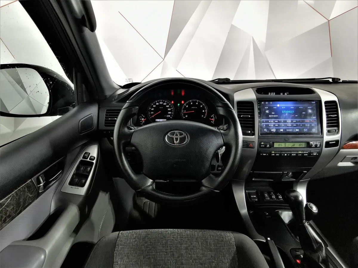 Toyota Land Cruiser Prado 4.0 AT (249 л.с.) Черный в АВИЛОН. Слайд №18
