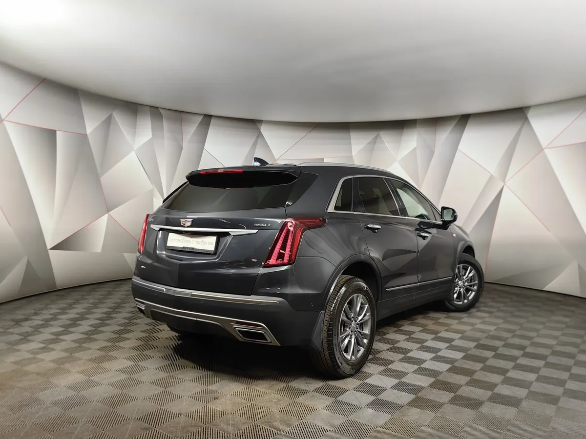Cadillac XT5 2.0T АТ AWD (200 л.с.) Sport Черный в АВИЛОН. Слайд №2