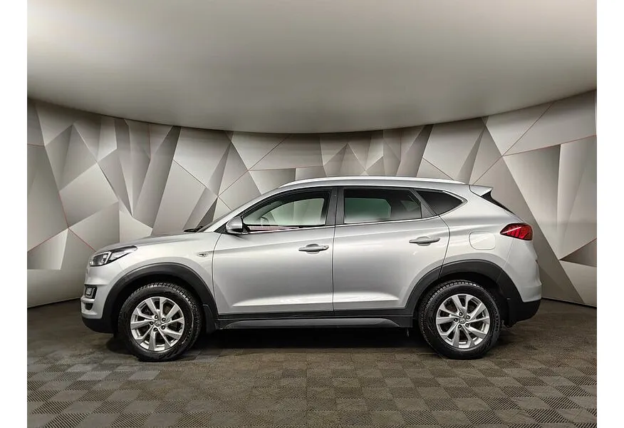 Hyundai Tucson 2.0 (150 л.с.) MPI-6AT-2WD Family Серый в АВИЛОН. Слайд №5