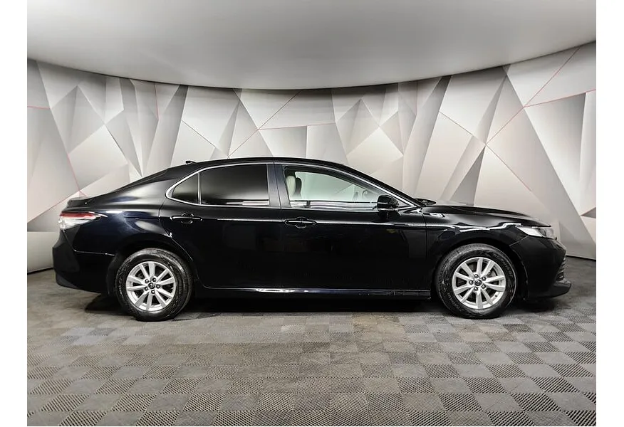 Toyota Camry 2.5 AT (181 л.с.) Черный в АВИЛОН. Слайд №6