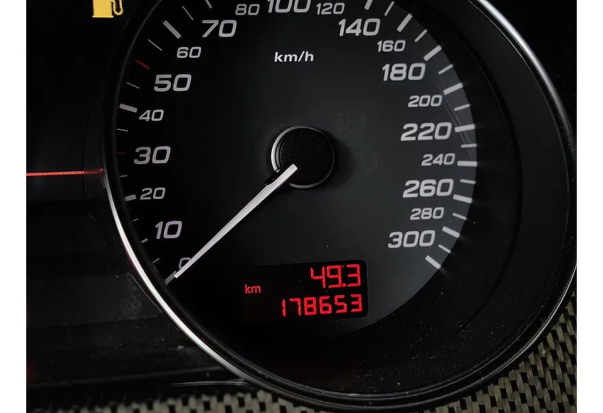 Audi S8 5.2 FSI quattro AT (450 л.с.) Черный в АВИЛОН. Слайд №17