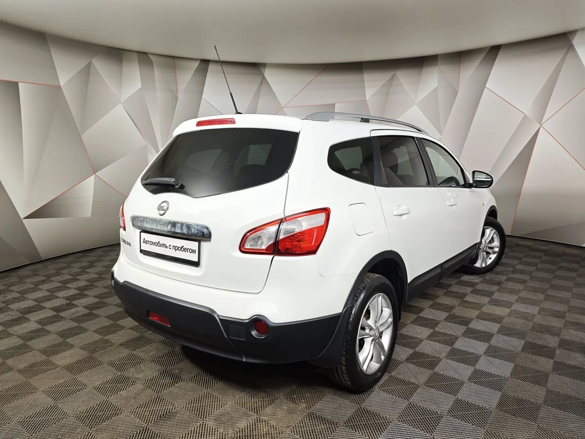 Nissan Qashqai + 2 2.0 CVT AWD (141 л.с.) Белый в АВИЛОН. Слайд №2