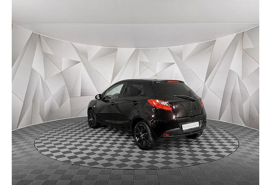 Mazda 2 1.5 AT (103 л.с.) Красный в АВИЛОН. Слайд №4