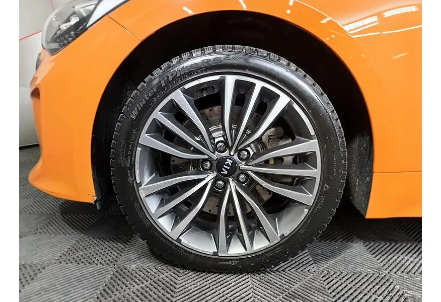 Kia Stinger 2.0 AT AWD (197 л.с.) Luxe Оранжевый в АВИЛОН. Слайд №9