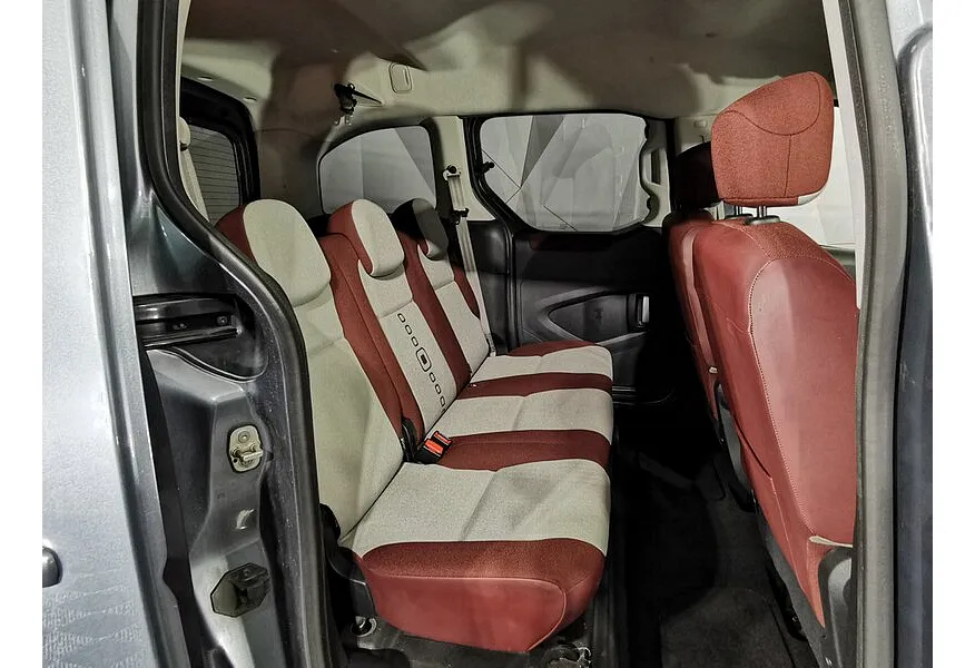 Citroen Berlingo 1.6 HDi MT (90 л.с.) Серый в АВИЛОН. Слайд №17