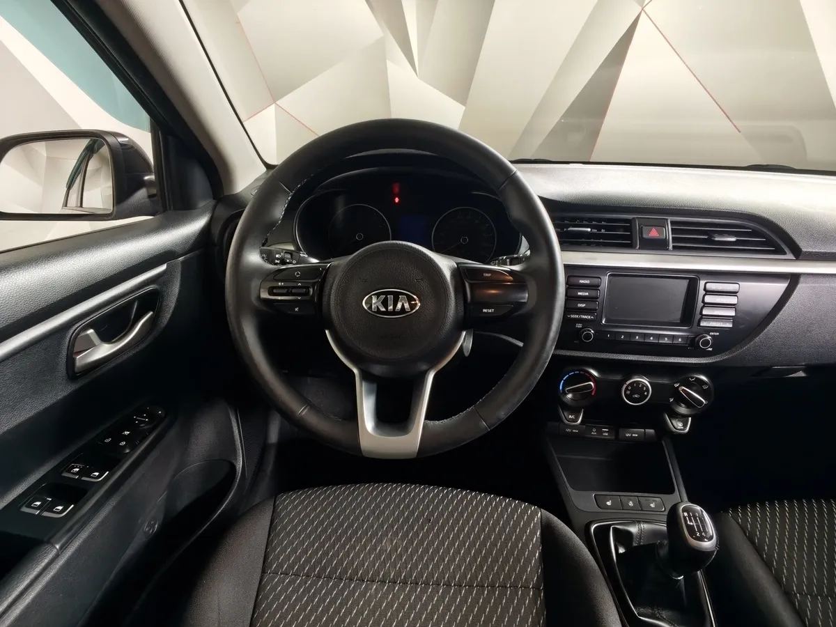 Kia Rio X-Line 1.4 AT (100 л.с.) Черный в АВИЛОН. Слайд №20