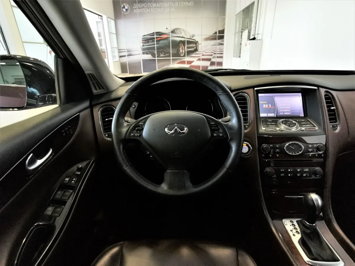 Infiniti QX50 2.5 AT AWD (222 л.с.) Красный в АВИЛОН. Слайд №19